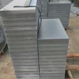 河源 芝麻灰火烧面300*600*50地铺石材