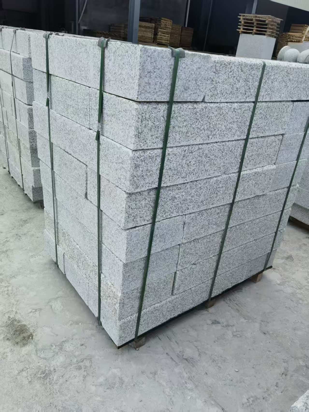 河源 芙蓉白火烧两面路沿石