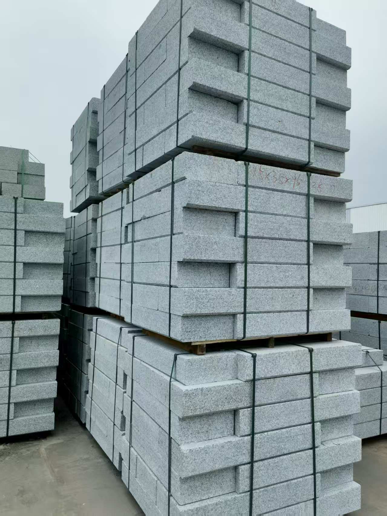 河源 路沿石，板板正正的路沿石