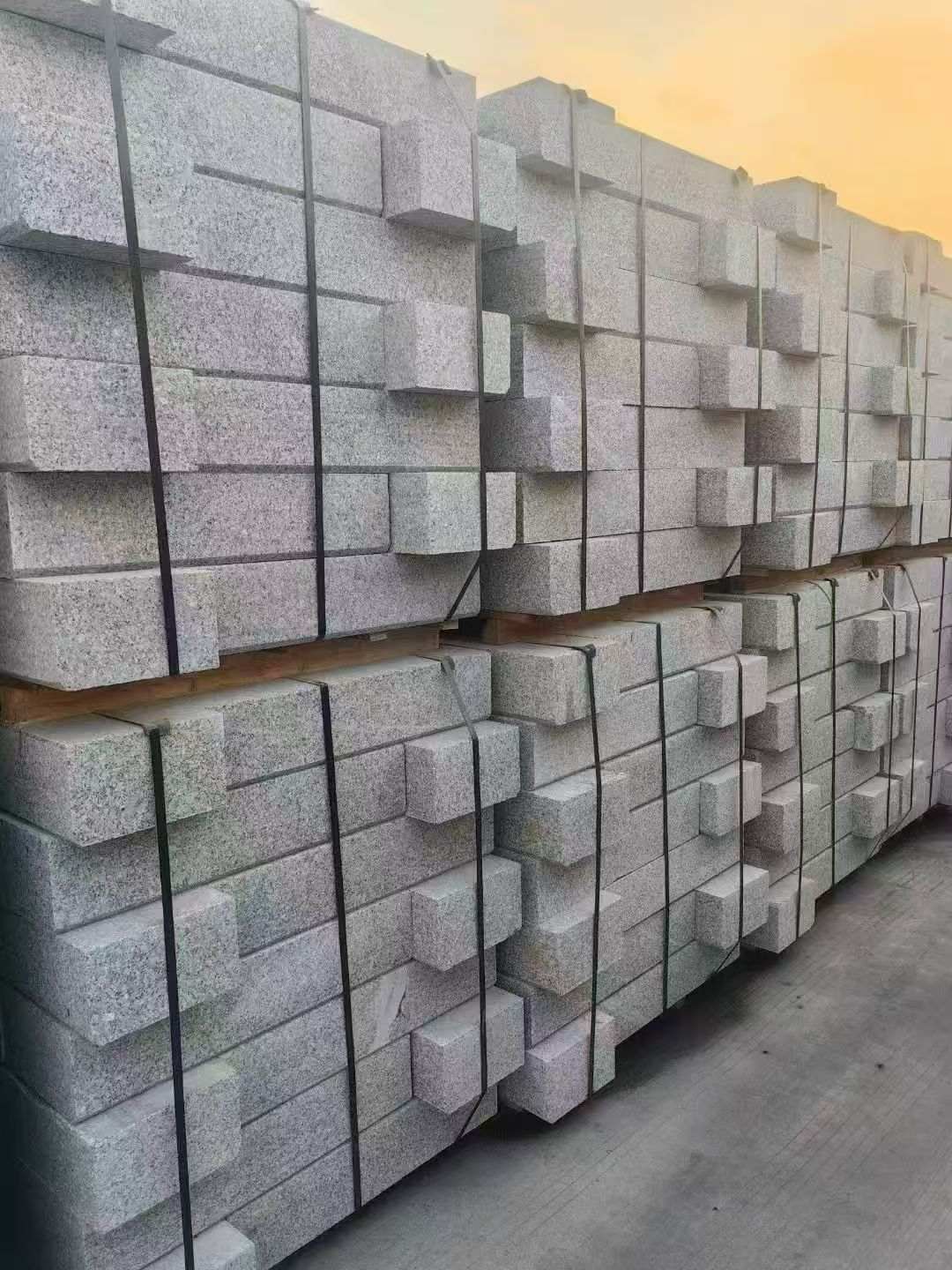 河源 芝麻白路沿石