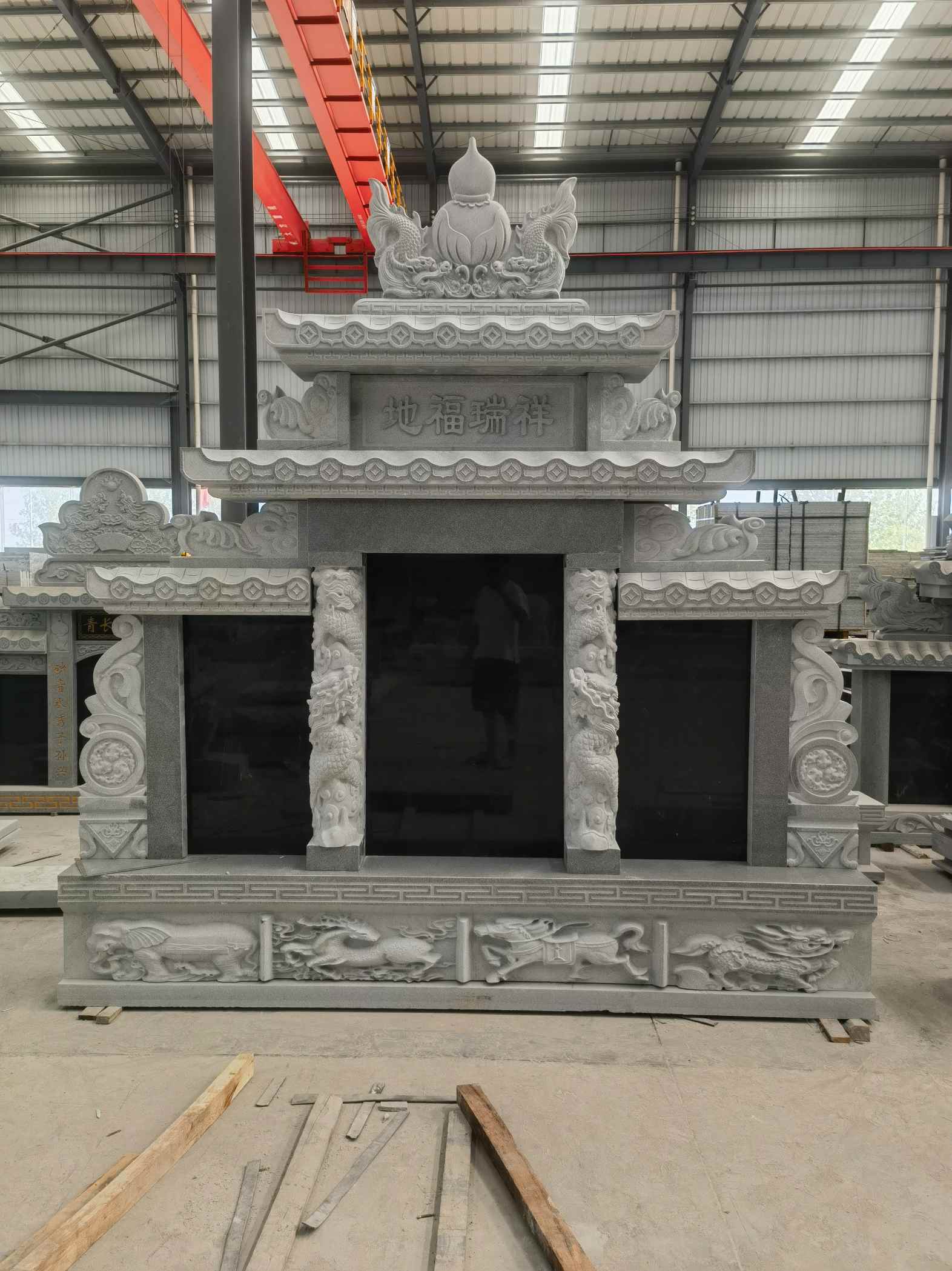 河源 芝麻灰高档墓碑、土墓，一套也支持定做