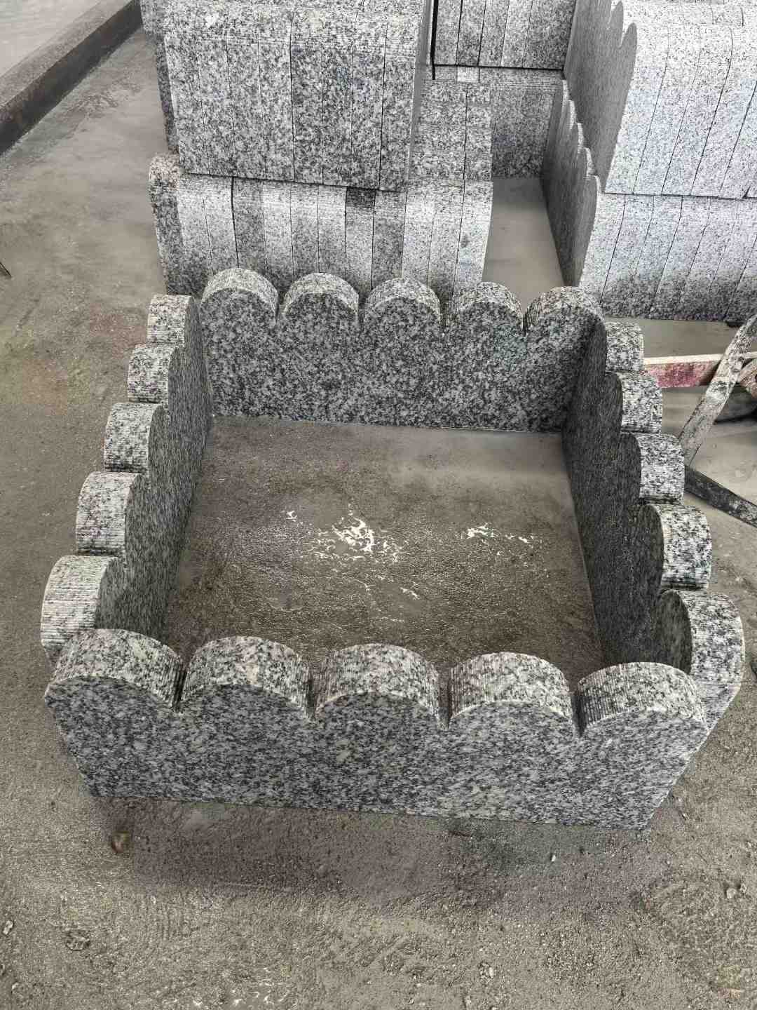 河源 花边石、花坛围栏石、花池界石、菜园栅栏石、镶边石、波浪状界石介绍