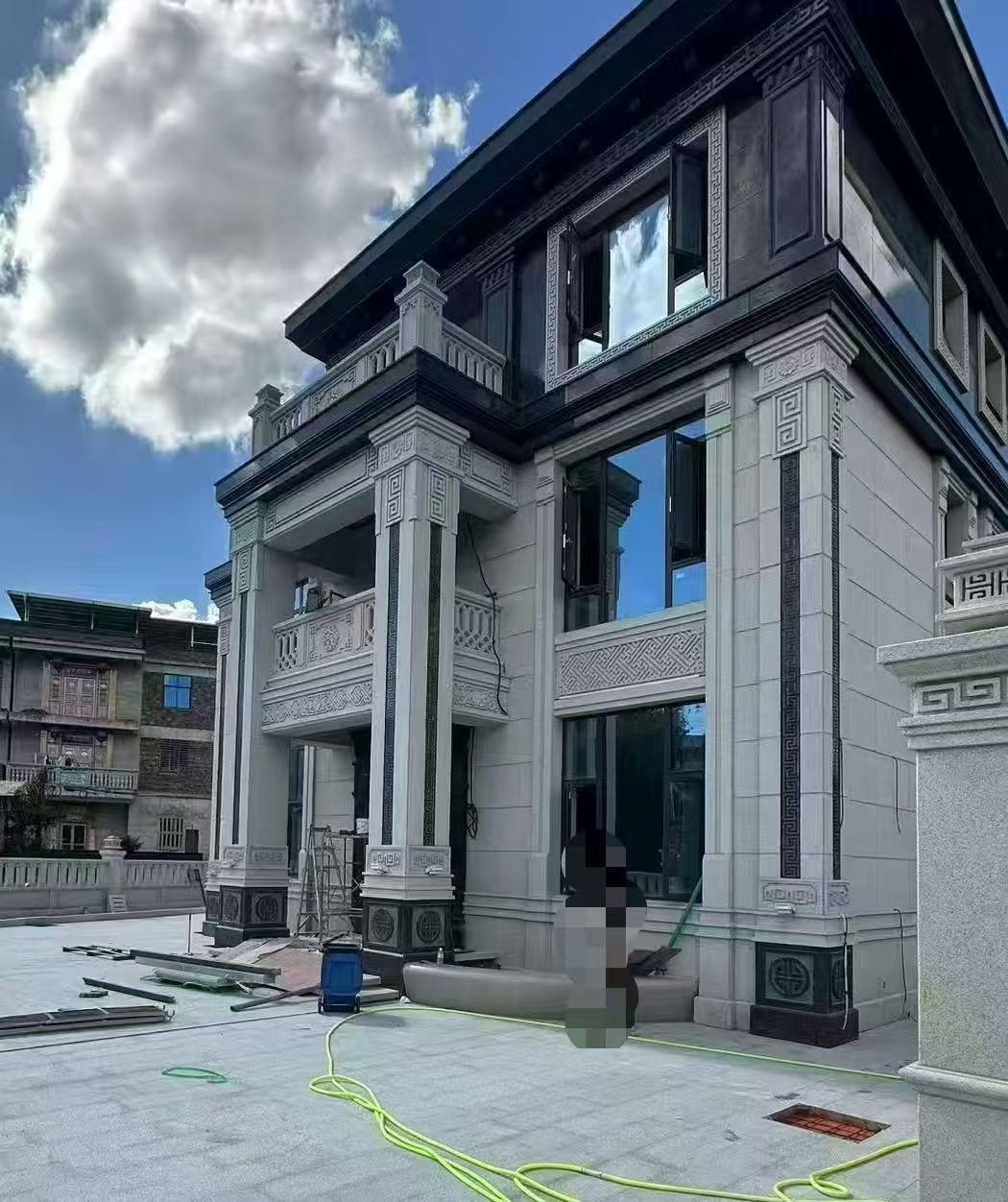 河源 别墅干挂，芝麻白与芝麻黑完美配合