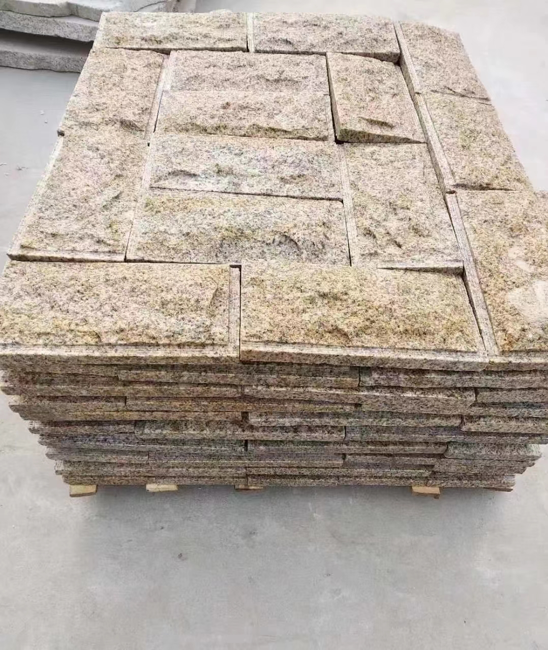 河源黄锈石蘑菇石